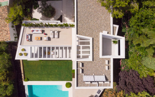 Splendid villa with views to La Concha mountain