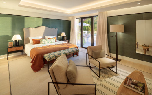 Exquisite family residence located in the heart of the golf valley.