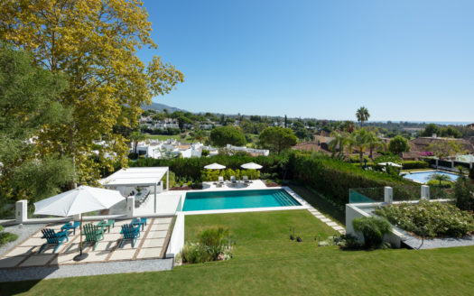 Exquisite family residence located in the heart of the golf valley.