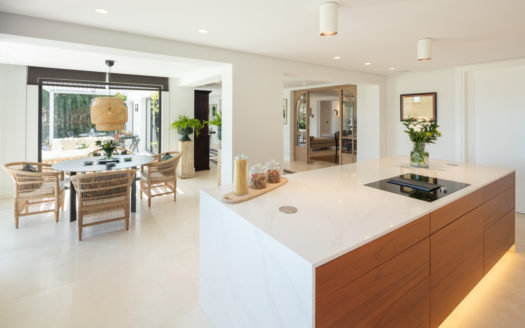 Exquisite family residence located in the heart of the golf valley.