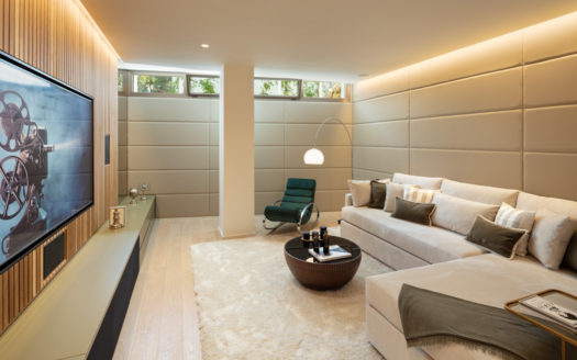 Splendid villa with views to La Concha mountain