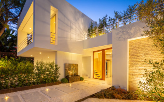 Splendid villa with views to La Concha mountain