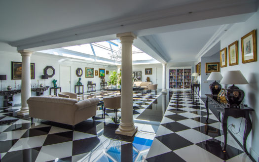 Luxurious property in the Golden Mile