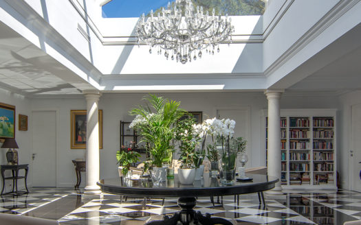 Luxurious property in the Golden Mile