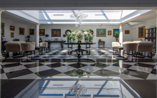 Luxurious property in the Golden Mile