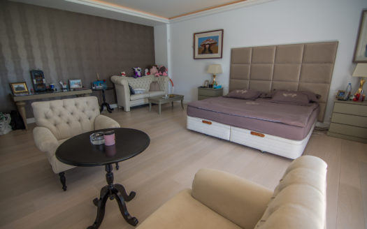 Luxurious property in the Golden Mile