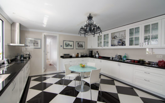 Luxurious property in the Golden Mile