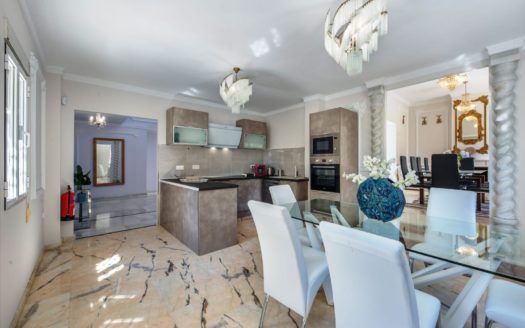 Great Villa in Las Chapas