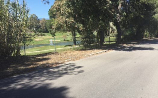 Investment Opportunity – Plot in El Paraíso Golf