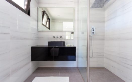 AMAZING VILLA ON SALE IN LOS MONTEROS