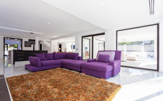 AMAZING VILLA ON SALE IN LOS MONTEROS