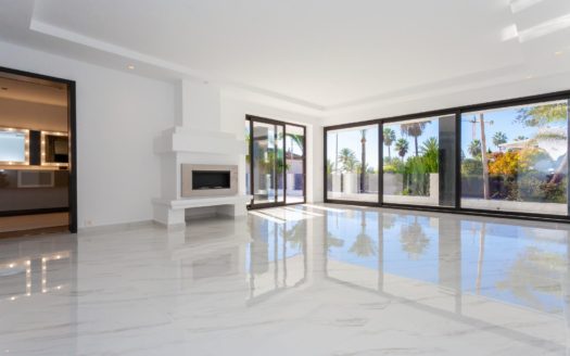 AMAZING VILLA ON SALE IN LOS MONTEROS