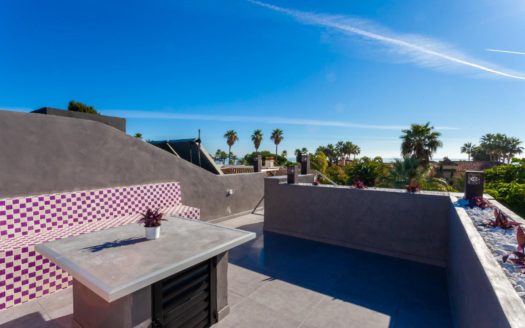 AMAZING VILLA ON SALE IN LOS MONTEROS