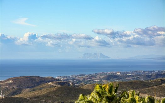 AMAZING VILLA FOR SALE EN URB. LA ZAGALETA WITH SPECTACULAR 360º VIEWS