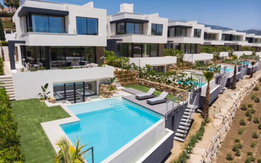 BOUTIQUE OF 10 INDIVIDUAL VILLAS ABOVE THE GREENS OF EL CAMPANARIO GOLF COURSE