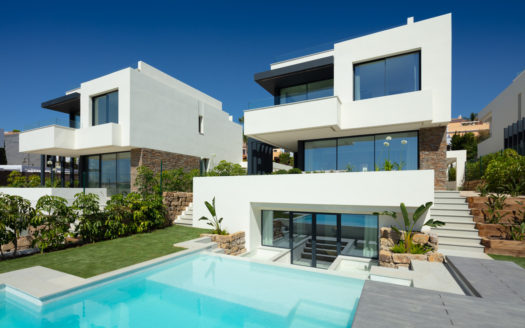 BOUTIQUE OF 10 INDIVIDUAL VILLAS ABOVE THE GREENS OF EL CAMPANARIO GOLF COURSE