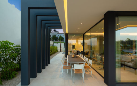 BOUTIQUE OF 10 INDIVIDUAL VILLAS ABOVE THE GREENS OF EL CAMPANARIO GOLF COURSE