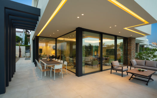 BOUTIQUE OF 10 INDIVIDUAL VILLAS ABOVE THE GREENS OF EL CAMPANARIO GOLF COURSE