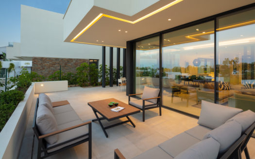 BOUTIQUE OF 10 INDIVIDUAL VILLAS ABOVE THE GREENS OF EL CAMPANARIO GOLF COURSE
