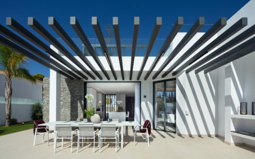 AN ELEVATED POSITION OVER THE GOLF VALLEY