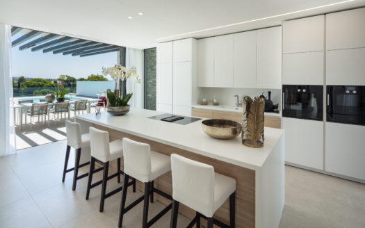 AN ELEVATED POSITION OVER THE GOLF VALLEY