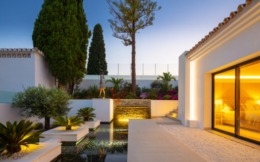 AN ELEVATED POSITION OVER THE GOLF VALLEY