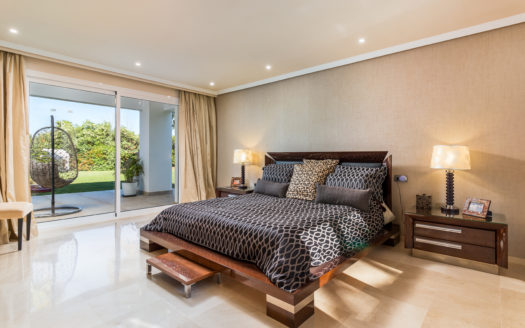 Grand Villa in El Paraiso Medio