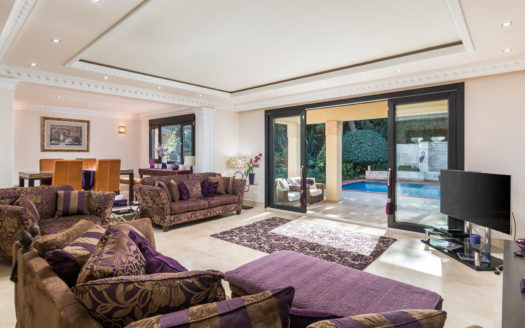 Luxury beach side detached villa in Benamara