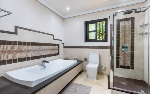 Luxury beach side detached villa in Benamara