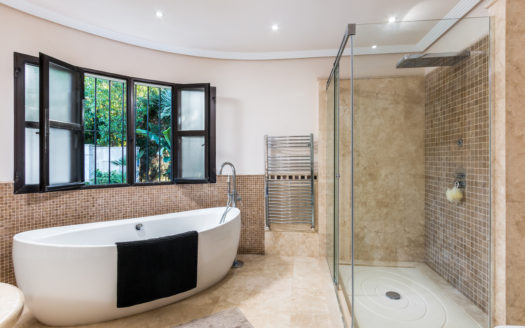 Luxury beach side detached villa in Benamara