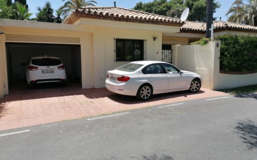 Luxury beach side detached villa in Benamara