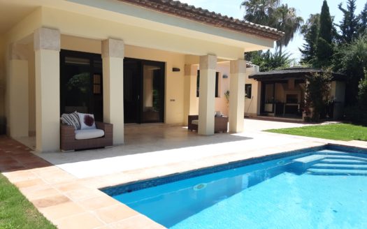 Luxury beach side detached villa in Benamara